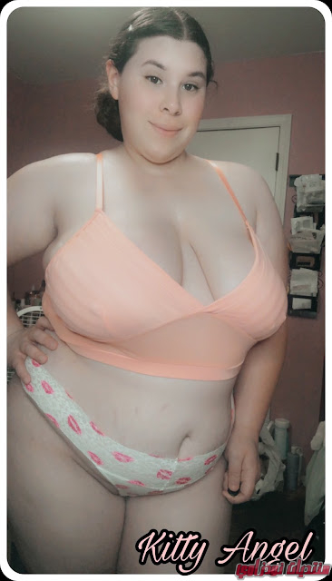 Kitty Angel Top Nude Natural Big Boobs Selfies BBW xxx Pics 16